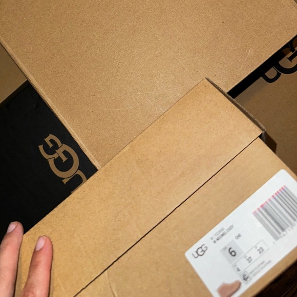 UGG Nuemel Cozy Boot - NIB (Chesnut) 6W - Picture 11 of 13